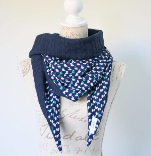 Chèche bleu marine à petits motifs